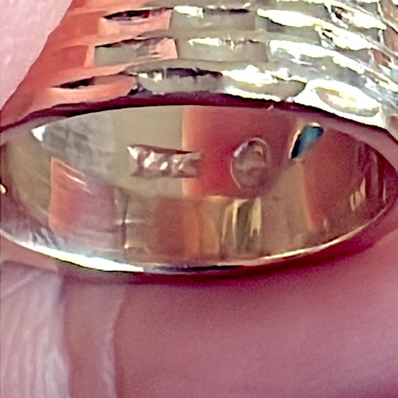 14 karat gold and sleeping beauty ring - Picture 7 of 8